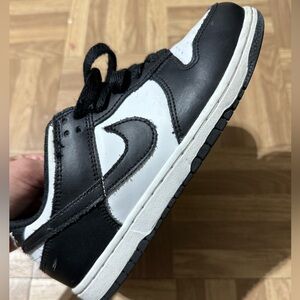 Nike Dunks Low (Panda) Kids 2.5